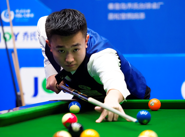 两队球员的 两队球员的